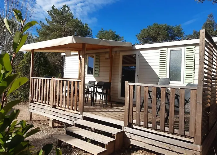 Mobil Au Bord Des Gorges Du Verdon *